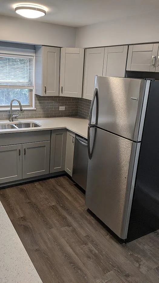 2 bed, 1000 sqft, $1,995 — Photo 4