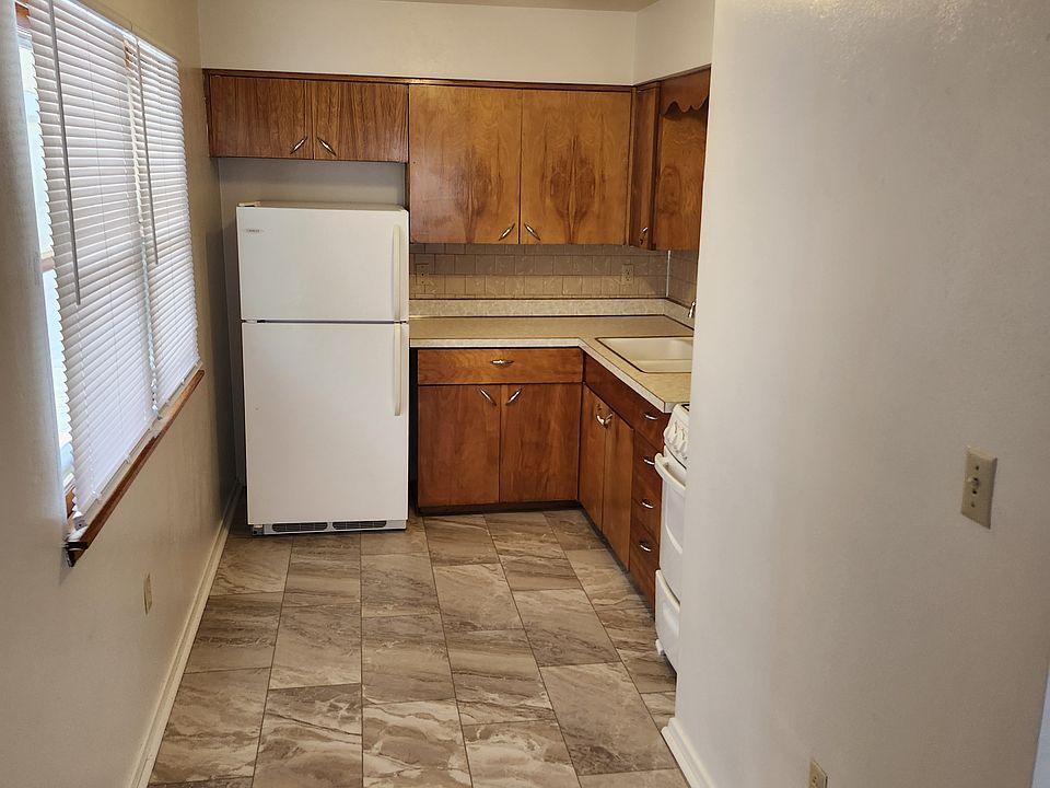 2nd image of 916 Prince St #A