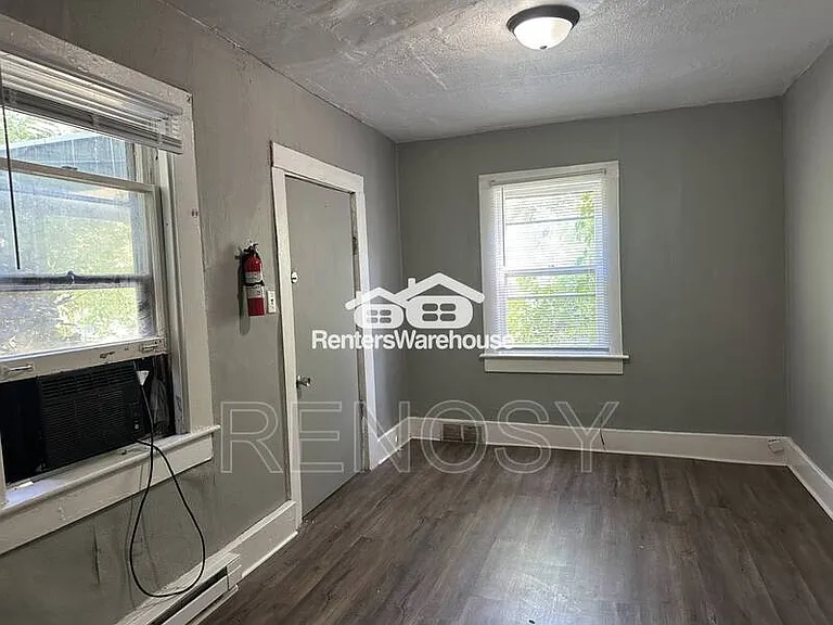 732 19th St #2 — Photo 2