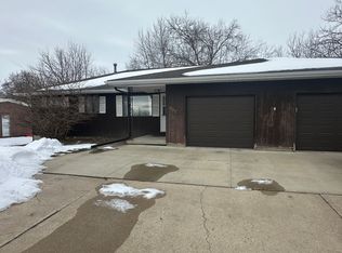 807 2nd Ave NE, Waverly, IA 50677