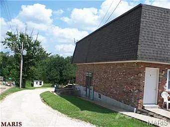 Building Photo 3