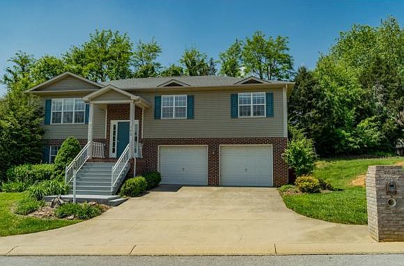 1st image of 105 Chadwick Cir #3