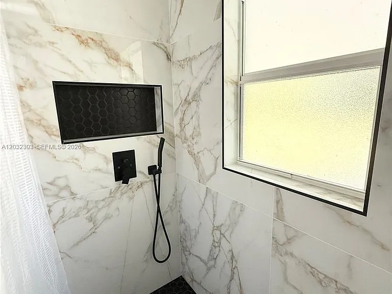 801 Brodhag Dr — Photo 11