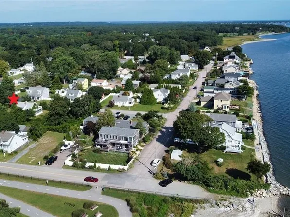 97 Floral Ave, North Kingstown, RI 02852