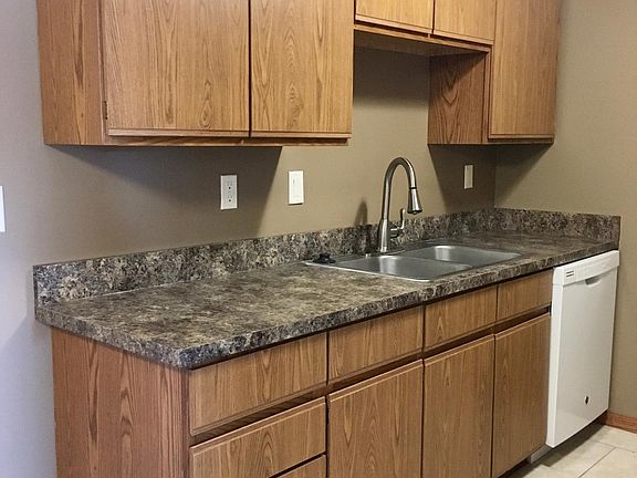 3rd image of 5120 Emerald Dr #25