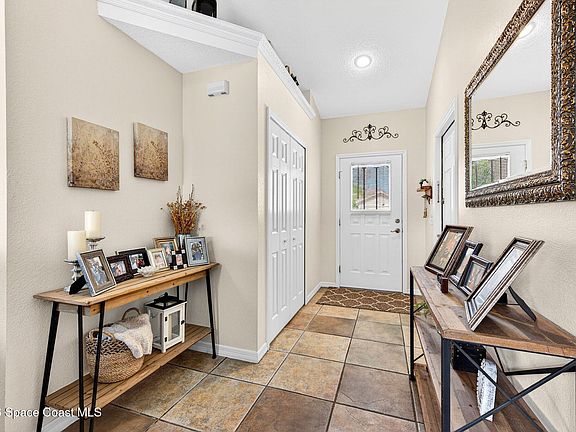 4th image of 3969 Ridgewood Dr