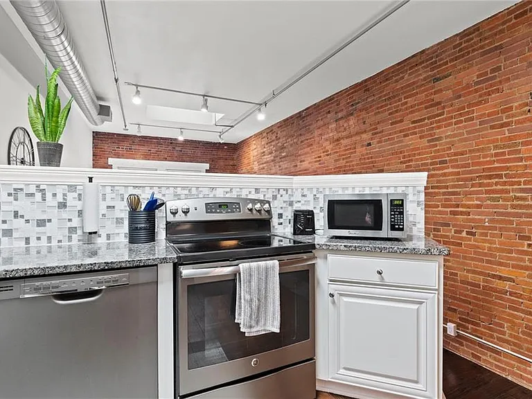 700 Broadway Blvd #508 — Photo 11