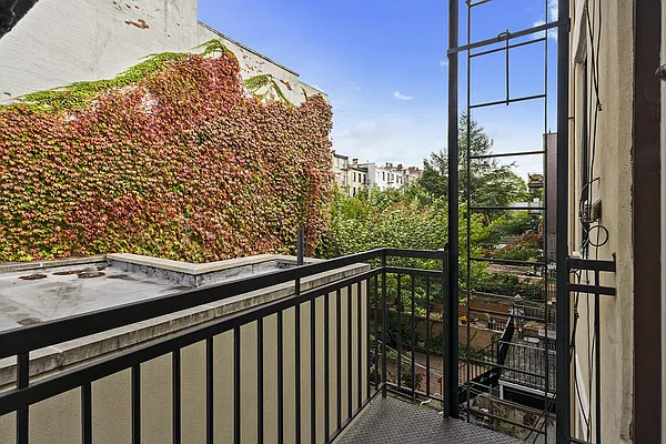 Rented by Corcoran | media 27