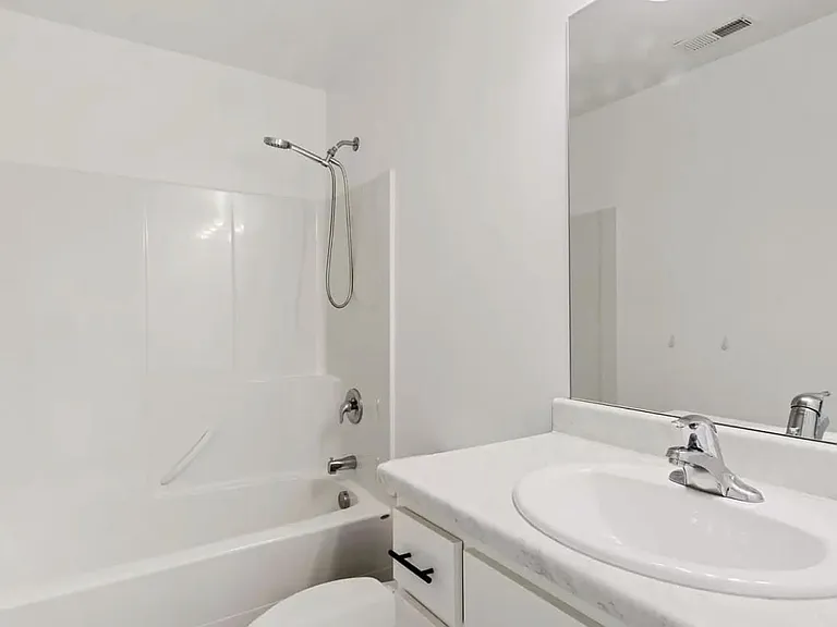 Second upstairs bathroom