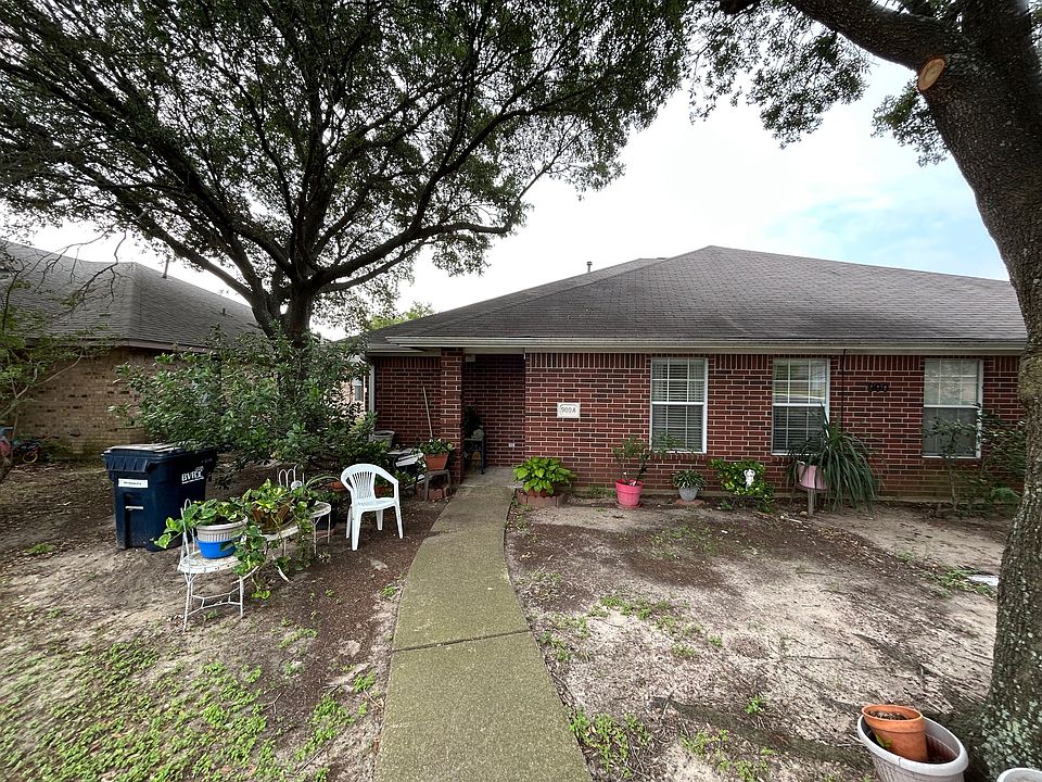1st image of 900 Azalea Ct APT B