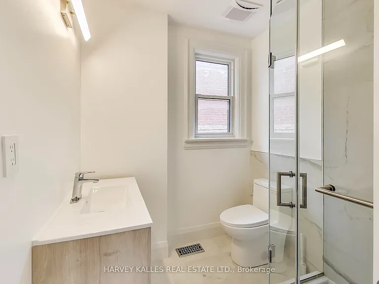 338 Markham St — Photo 17