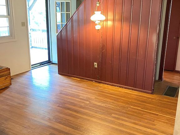 5th image of 105 Valley View Dr
