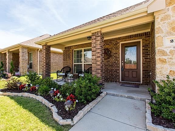 3rd image of 217 Sandy Creek Way