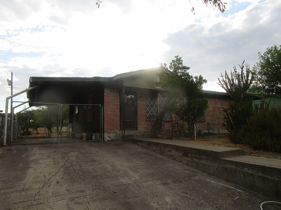 2nd image of 1130 Carthage Ave