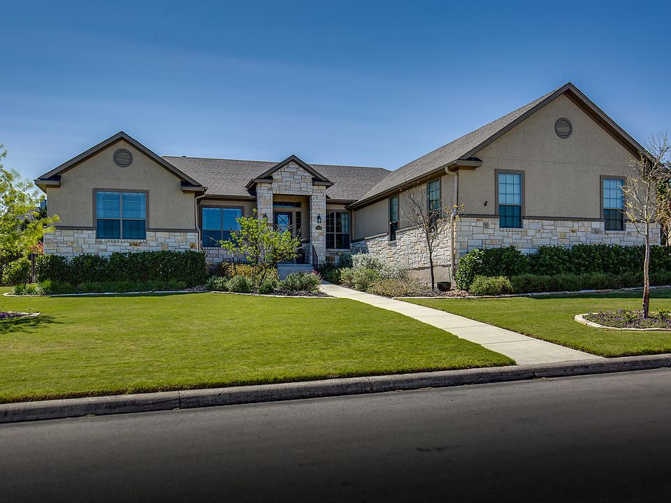 1st image of 26206 Dark Horse Ln