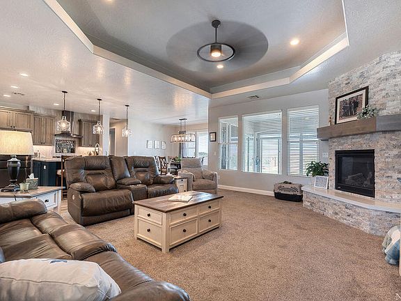 3rd image of 3478 S Pecos Dr