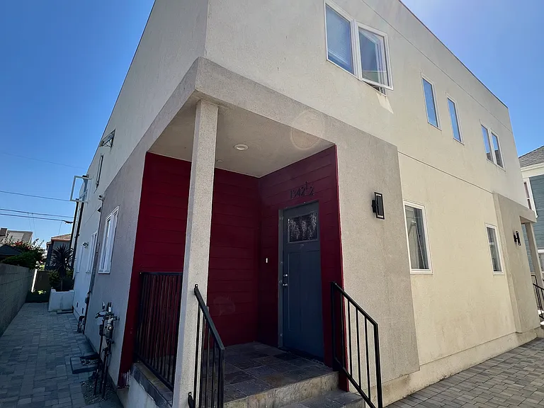 1340 W 37th St #1342 — Photo 10