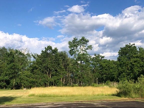 5th image of 902 S Meridian Rd