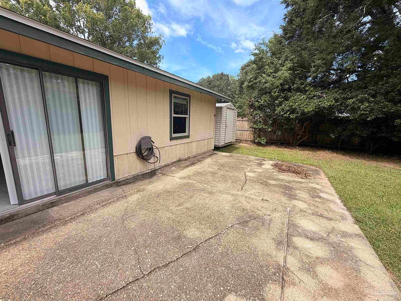 3 bed, 1388 sqft, $2,300 — Photo 3
