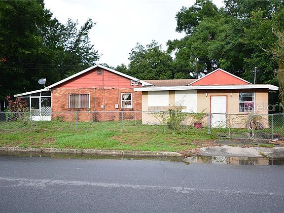 2nd image of 903 E Myrtle St