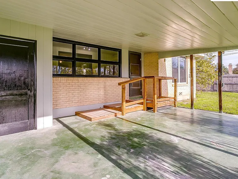 428 Live Oak Ln — Photo 17