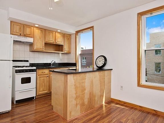 3rd image of 409 Prospect Ave #2