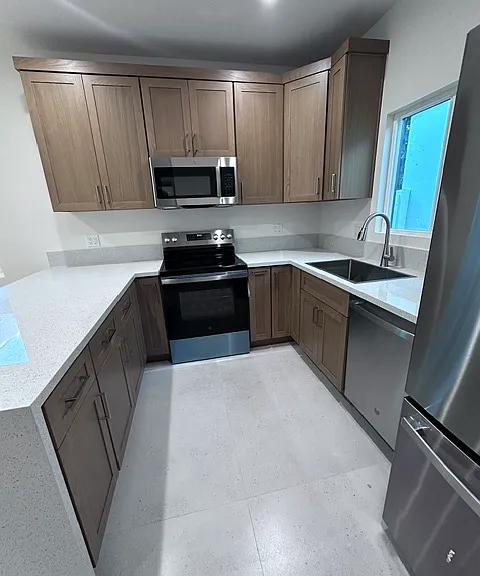 805A Burchett St — Photo 3