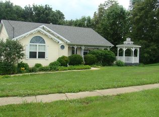 212 Bent Tree Dr, Vine Grove, KY 40175