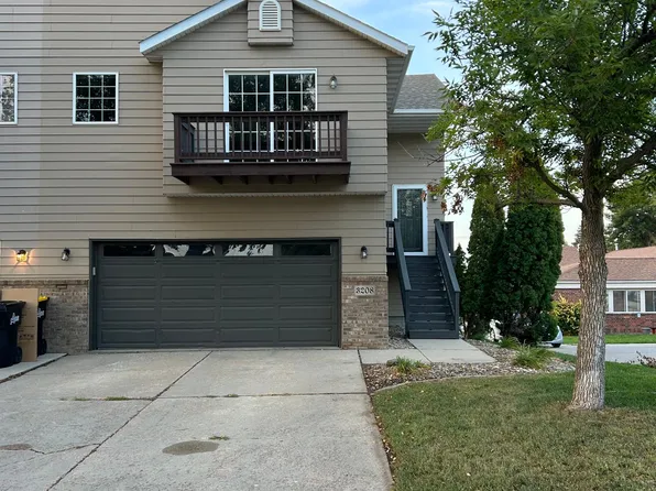 3208 E 28th St, Sioux Falls, SD 57103