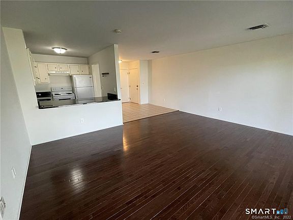 3rd image of 73 Courtland Ave #163-8