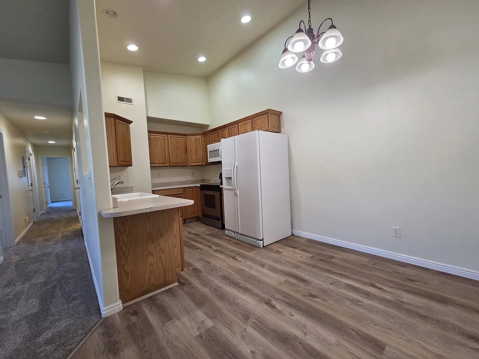 3 bed, 1250 sqft, $1,800 — Photo 2