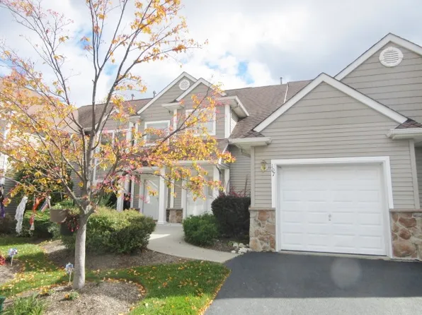 107 Bourne Cir #804, Hamburg, NJ 07419