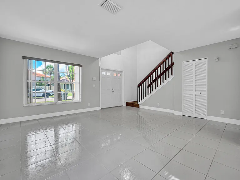 10820 Buttonwood Lake Dr — Photo 8