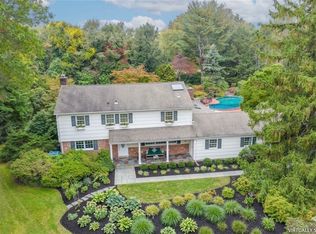 26 Harbor Hill Dr, Huntington, NY 11743