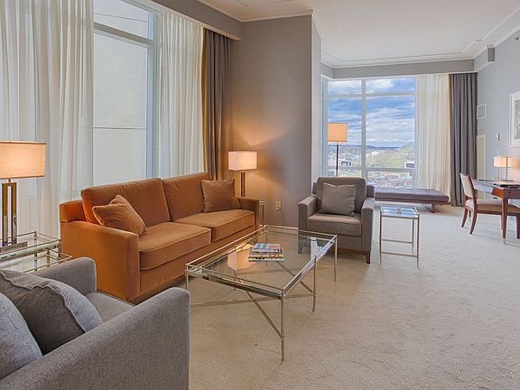 APT #10F Ritz HIGHRES-10_resized.jpg