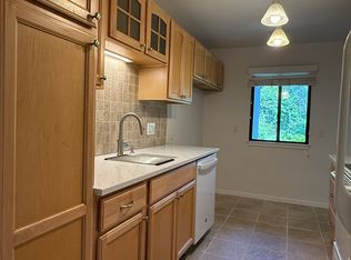57 Heritage Vlg #C, Southbury, CT 06488