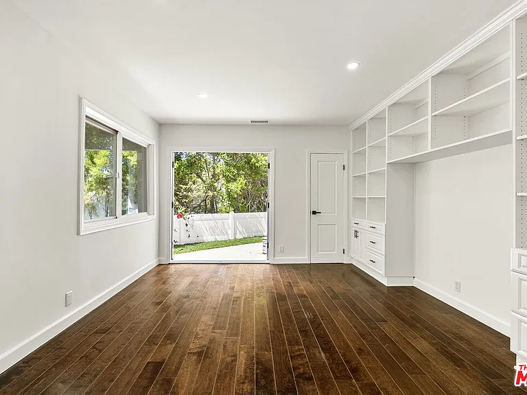 9541 Cedarbrook Dr — Photo 10
