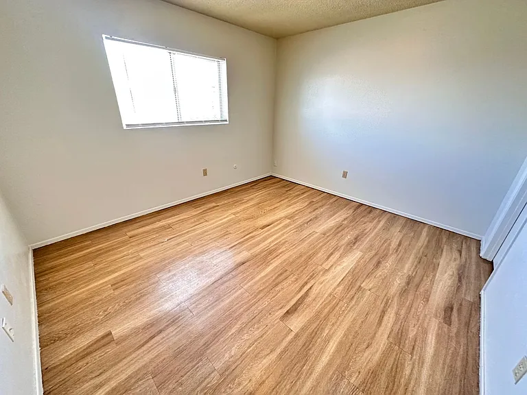 3417 Aztec Road NE — Photo 11