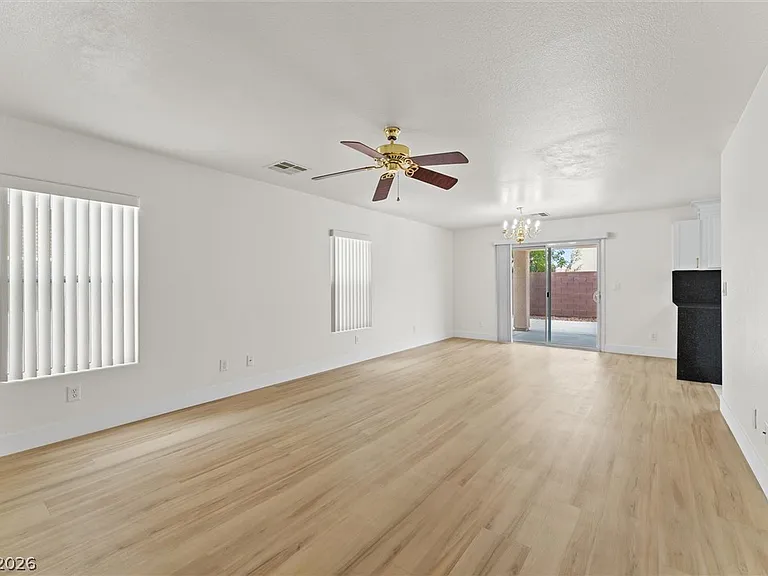 7660 Hope Valley St — Photo 16