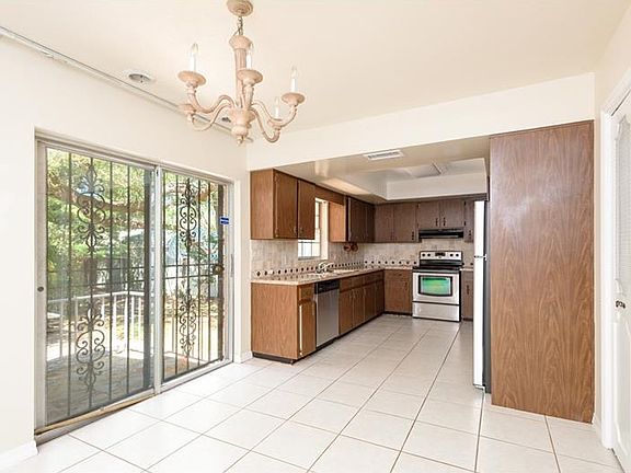 5th image of 7402 Park Dr
