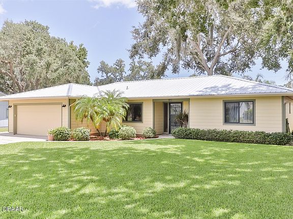 3rd image of 1409 Royal Palm Dr