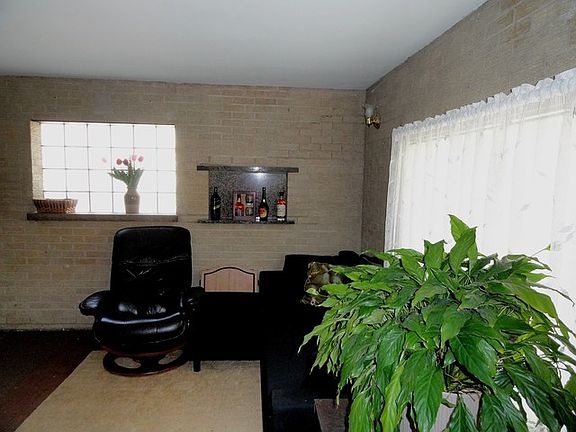 3rd image of 7543 W Carmen Ave