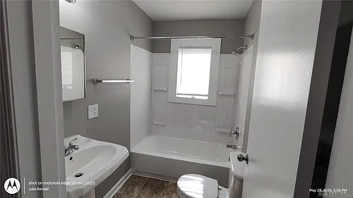 1033 Victoria Ave Photo 1