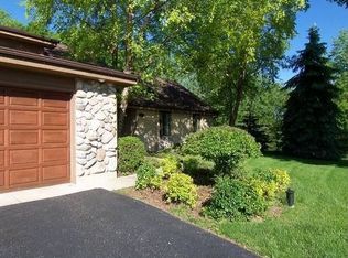 100 Fox Trl, Ingleside, IL 60041