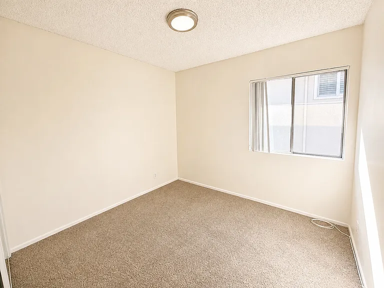 365 Cliff Dr #11 — Photo 5