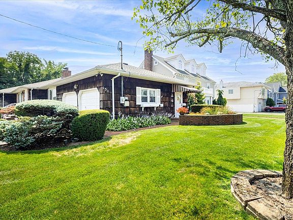 3rd image of 131 Oceanview Road