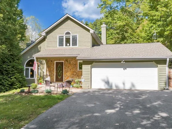 1347 Woodhaven Estates Rd, Blue Ridge, VA 24064