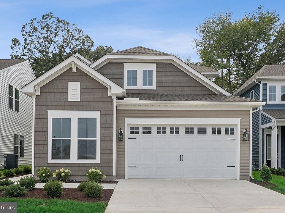1st image of 715 Warbler Way