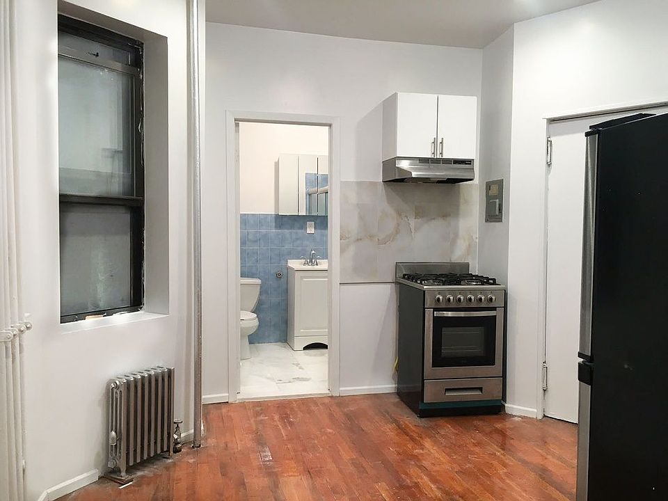 1st image of 332 W 37th St APT 1RW