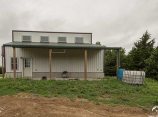 19321 McLouth Rd, Tonganoxie, KS 66086